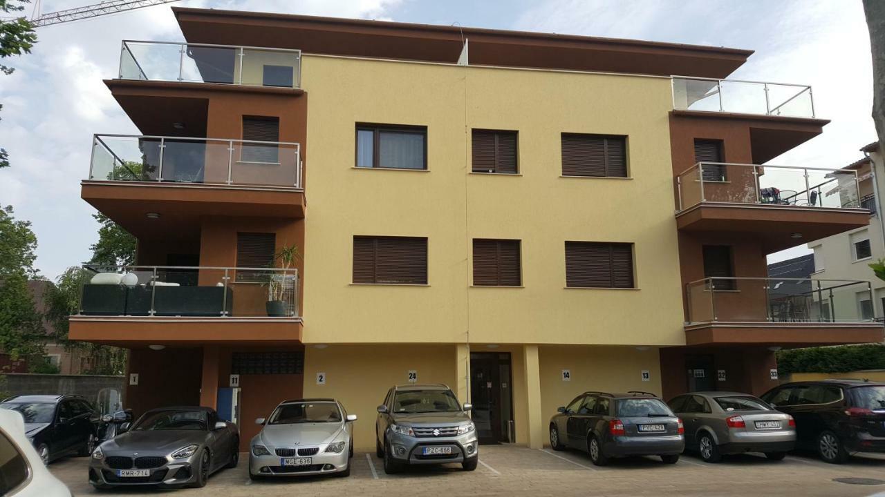 Balaton&Center Wellness Apartman 希欧福克 外观 照片